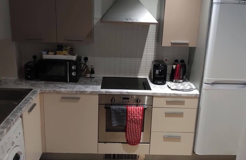 Colchester Apartment | Apartment - Sleeps 4 - Parking - WiFi