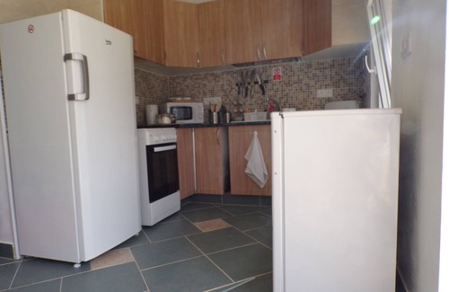 El Partidor Apartment | Apartment Sleeps 4 with Private Pool