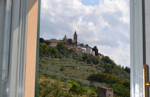 Trevi Apartment | Apartment (sleeps 5-6) with pool and a short walk to Trevi