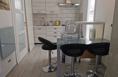 Civitavecchia Apartment | Apartment - Sleeps 2 - Parking - 5Min To La Frasca