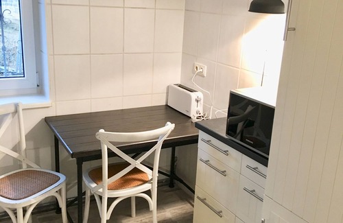 Neuenstein Apartment | Apartment 'Snug' with Wi-Fi