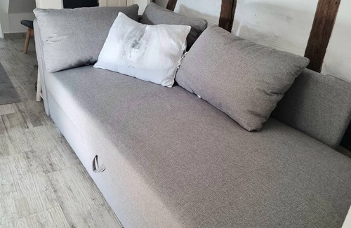 Neuenstein Apartment | Apartment 'Snug' with Wi-Fi