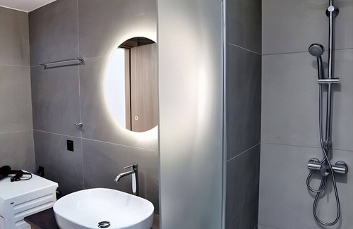 Vlicho Apartment | Apartment 'Sokol Stone House 1' with Mountain View, Wi-Fi and Air Conditioning