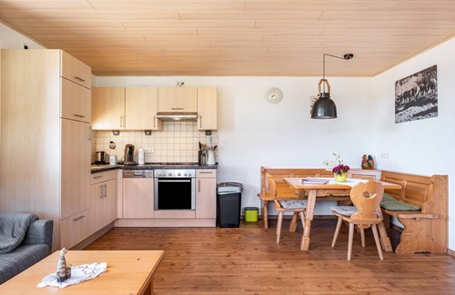 Schonach im Schwarzwald Apartment | Apartment 'Sonnenblick, 54qm' with Shared Terrace, Shared Garden and Wi-Fi