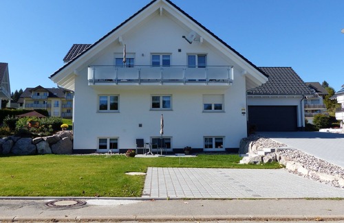 Hoechenschwand Apartment | Apartment 'Sonnentau' with Mountain View, Balcony and Wi-Fi