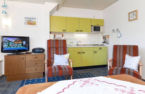 Bensersiel Apartment | Apartment "Starboard" - "House Beluga"