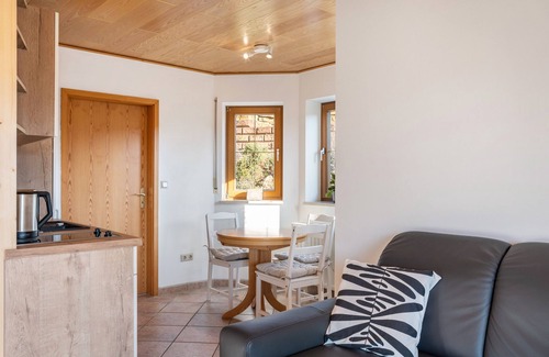 Springstille Apartment | Apartment 'Stilletal' with Private Terrace, Private Garden and Wi-Fi