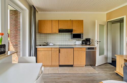 Baltrum Apartment | Apartment 'Strandhus Uiterst-hörn Backbord' with Sea View, Garden & Wi-Fi