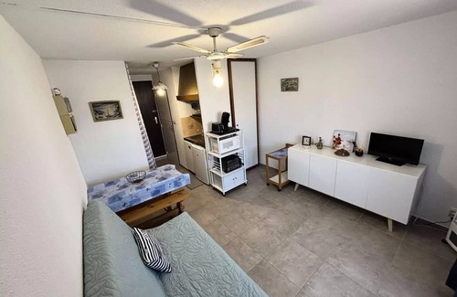 Port-la-Nouvelle Apartment | Apartment Studio-Cabin sleeps 3 PORT-LA NOUVELLE