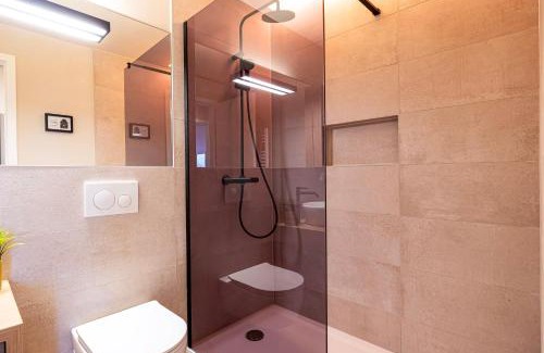 Markkleeberg Apartment | Apartment Suite von Spears - Edles Design mit Balkon und kostenloser Tiefgarage im Neuseenland