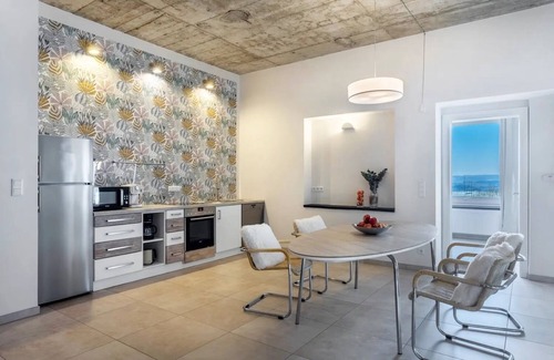 Obersalwey Apartment | Apartment 'Suiten Im Alten Berghotel Franziska' with Mountain View, Shared Garden and Wi-Fi