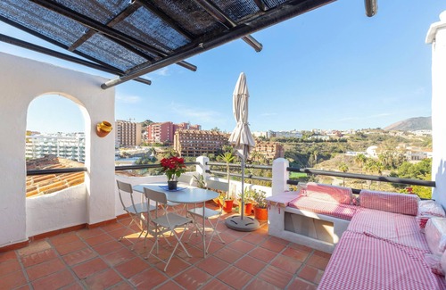 Benalmadena Costa Apartment | Apartment 'Summer in Costa del Sol' with Sea View, Terrace, Shared Pool & Wi-Fi