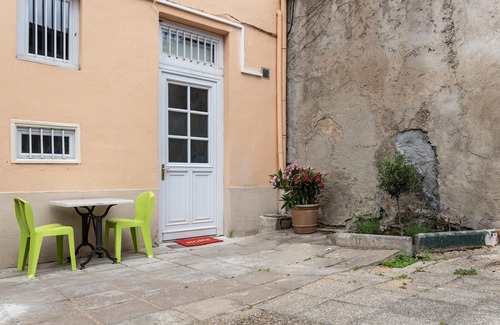 Villette Gare Apartment | Apartment-Superior-Ensuite with Bath-Terrace-Cosy RDC Sur Cour