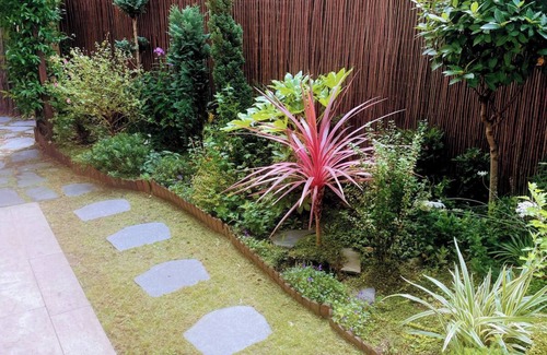 Saint-Cloud Apartment | Apartment 'Sur Jardin Clos' with Private Terrace, Private Garden and Wi-Fi