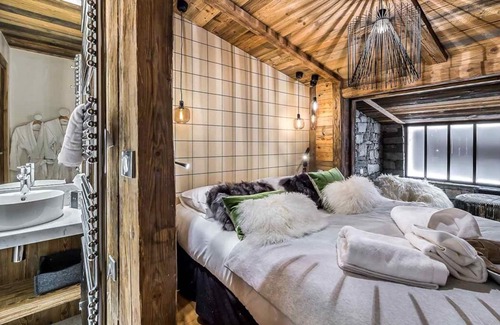Val-d'Isere Villa | Apartment Suzette - Four Bedroom Villa, Sleeps 10