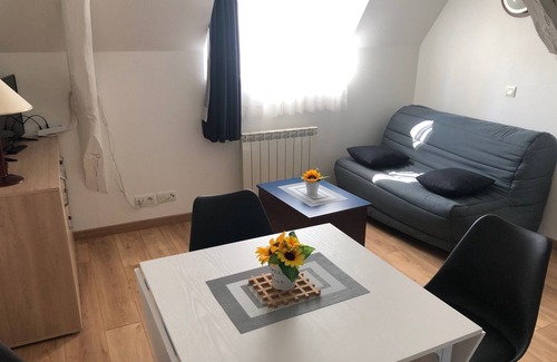 La Roche-Posay Apartment | Apartment swimming pool spa