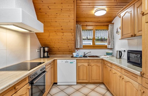 Todtnau Apartment | Apartment 'Tanne Mit 120qm' with Mountain View, Private Garden and Wi-Fi