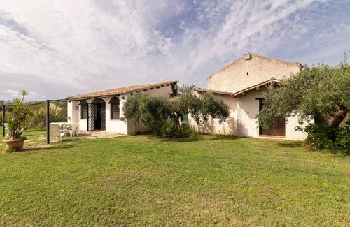 Mockarta Apartment | Apartment 'Tenuta Donna Vittoria - Grande' with Mountain View, Pool & Wi-Fi