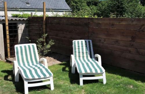 Locquirec Apartment | Apartment Terre et Mer by Interhome