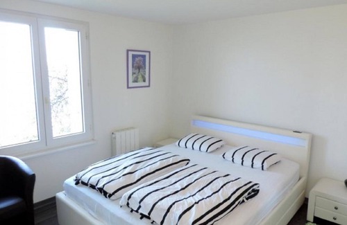 Meillerie House | Apartment (the owner is musician) with a piano, sauna, 10 m away from the lake