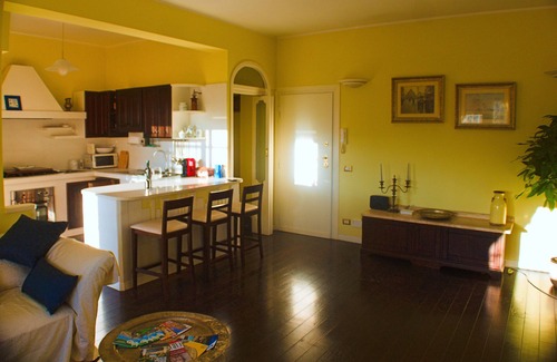 Aurelio Apartment | Apartment 'Tiziana's Terrace -Pet friendly' with Private Terrace, Wi-Fi and Air Conditioning