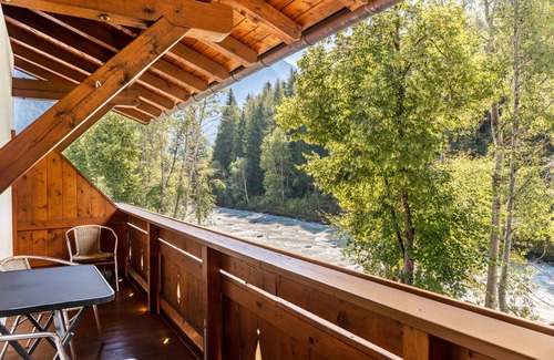 Oetz Apartment | Apartment 'Top 2' with Mountain View, Balcony and Wi-Fi