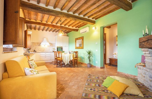 Vergelle Apartment | Apartment 'Tramonto' with Shared Pool, Wi-Fi and Air Conditioning