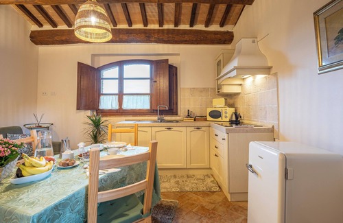 Vergelle Apartment | Apartment 'Tuber' with Shared Pool, Wi-Fi and Air Conditioning