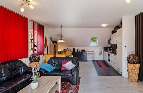 Marienhafe Apartment | Apartment 'Turmblick 2 Auf 100 Qm Mit Balkon' with Balcony and Wi-Fi