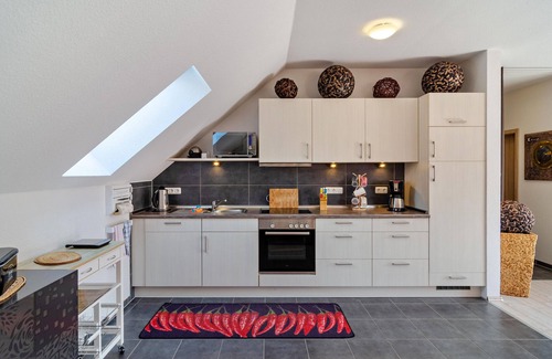 Marienhafe Apartment | Apartment 'Turmblick 2 Auf 100 Qm Mit Balkon' with Balcony and Wi-Fi