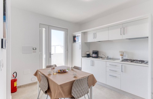 Torre San Giovanni Apartment | Apartment 'Unit 1' with Air Conditioning