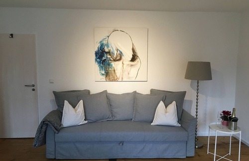 Ohningen Apartment | Apartment 'Unterm Blauregen' with Private Terrace and Wi-Fi