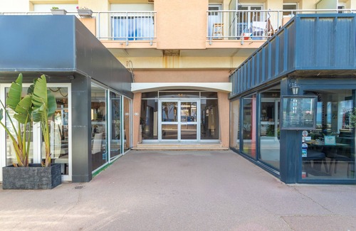 Le Grand Large Apartment | Apartment 'Vue Mer' with Balcony