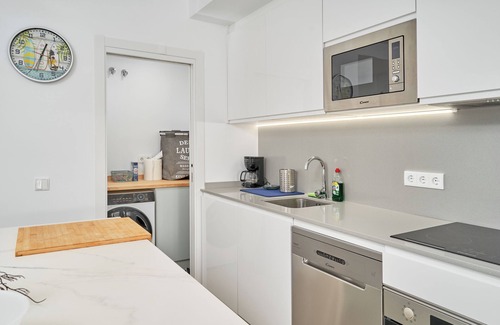 Torrox Costa Apartment | Apartment 'Vacaciones En La Costa Del Sol A114' with Sea View, Shared Pool and Air Conditioning