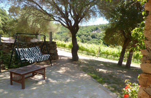 Aglientu Apartment | Apartment 'Vermentino' with Shared Pool, Private Garden and Air Conditioning