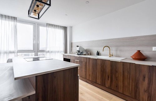Puteaux Apartment | Apartment view of all of Paris