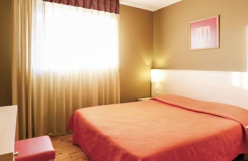 Divonne-les-Bains Apartment | Apartment Villa du Lac (DLB101) in Divonne-Les-Bains - 4 persons, 1 bedrooms