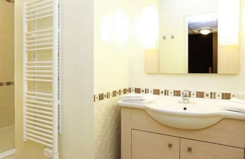 Divonne-les-Bains Apartment | Apartment Villa du Lac (DLB101) in Divonne-Les-Bains - 4 persons, 1 bedrooms