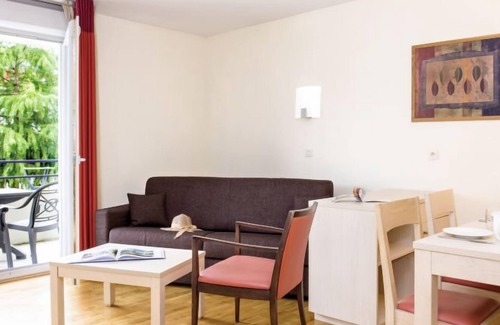 Divonne-les-Bains Apartment | Apartment Villa du Lac (DLB101) in Divonne-Les-Bains - 4 persons, 1 bedrooms