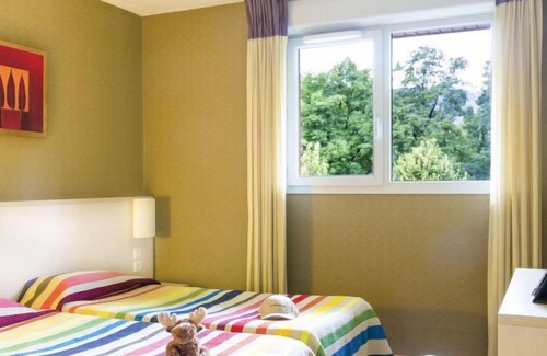 Divonne-les-Bains Apartment | Apartment Villa du Lac (DLB102) in Divonne-Les-Bains - 6 persons, 2 bedrooms