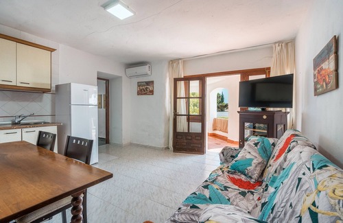 Salobrena Apartment | Apartment 'Villa Martinez Apartamento 1' with Sea View, Wi-Fi and Air Conditioning