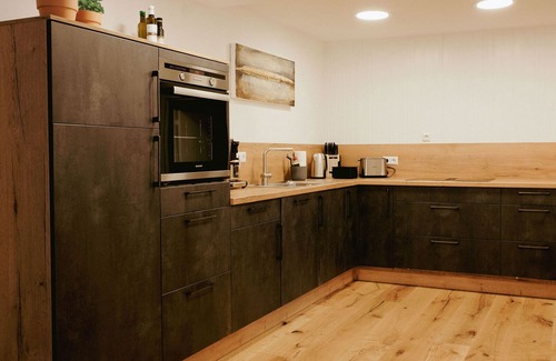 Gruenenbach Apartment | Apartment 'Villa Roc' with Mountain View, Private Terrace and Wi-Fi