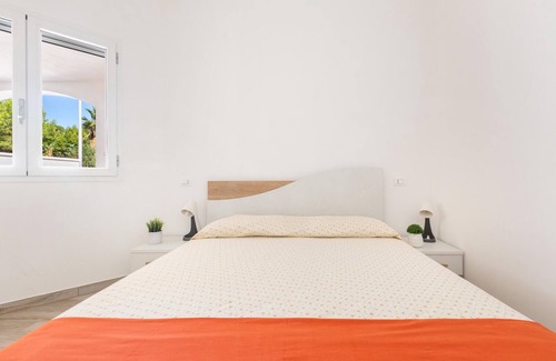 Posto Vecchio Apartment | Apartment 'Villetta Enjoy' with Private Terrace and Air Conditioning