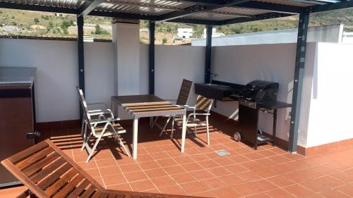 Velez de Benaudalla Apartment | Apartment Vista del Castillo