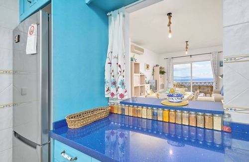 Almunecar Apartment | Apartment 'Vista Al Mar' with Sea View, Wi-Fi and Air Conditioning