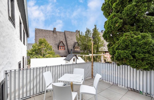 Limburg an der Lahn Apartment | Apartment 'Werner-Senger-Haus 1' with Shared Terrace and Wi-Fi