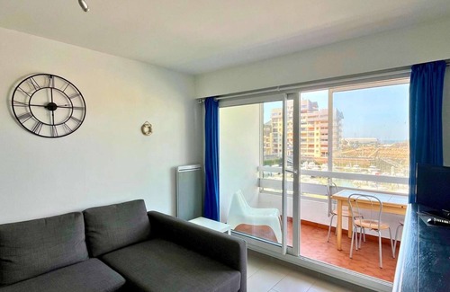 Courseulles-sur-Mer Apartment | Apartment with sea and marina view - Loggia - Parking