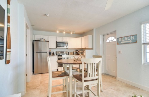 Indian Rocks Beach Apartment | Apartment w/Easy Access to Indian Rocks Beach!