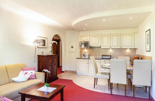 Leutasch Apartment | Apartment W4 Haus Ganghofer with Mountain View, Balcony & Wi-Fi