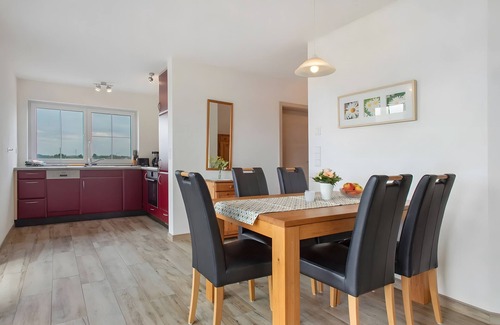 Waggershausen Apartment | Apartment 'Waldsuite' with Shared Terrace, Shared Garden and Wi-Fi